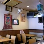 インドネパールレストラン＆バー Darbar - シンプルな店内