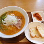 家族のらーめん食堂 はないち - えびしお麺　1,180円