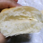 勝谷菓子パン舗 - 瀬戸内レモン餡とクリームチーズ