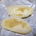 勝谷菓子パン舗 - 瀬戸内レモン餡とクリームチーズ