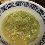 中華蕎麦 一心 - スープは鶏出汁の旨味がとても感じられます。
