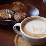 towa mowa cafe - クマさんが可愛い  カフェラテ