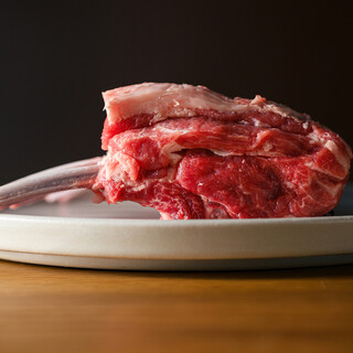 シェフの目利きで世界から厳選した羊肉をお楽しみいただけます