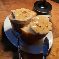 カルネジーオ イースト - 