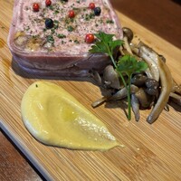フタツボシ - 単品で頼んだ豚肉とピスタチオ田舎風パテ