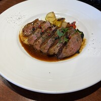 フタツボシ - 鴨ムネ肉のロースト3,520円