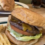 CRUZ BURGERS & CRAFT BEERS - 