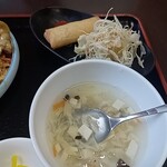 台湾料理 福祥居 - 定食の揚げ物とスープ