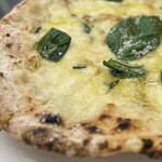 ファカロー ピッツァ ギャラリー - クアトロフォルマッジ