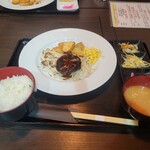 和牛焼肉Wacca - 黒毛和牛100%ハンバーグ定食(レギュラー100g・税込990円)