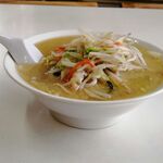 中国飯店なるき - タンメン(太麺・塩味) 990円