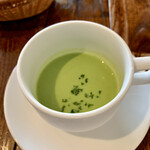 ディアログ - グリンピースの冷たいスープ　青臭いさがなく、、爽やかな香り。