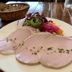 ディアログ - ロースハムのサラダ仕立て　ロースハムの塩気と旨みが素晴らしい。