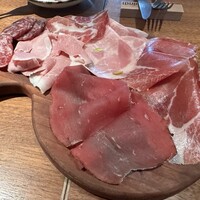 QUINDI - 日本半分。イタリア半分。