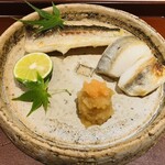 馳走 啐啄一十  - 【写真⑪】炭火焼き叺(静岡県駿河湾、サスエ前田魚店)、炭火焼き疣鯛(静岡県駿河湾、サスエ前田魚店)