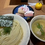 ジャパニーズ ラーメン 五感 - 