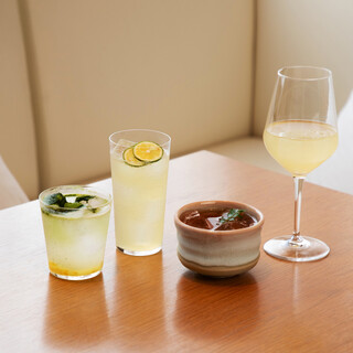 色々なサワーや藤井茶園のお茶を使ったカクテルも