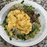 今池呑助飯店 - 16.ニラとキャベツ、豚肉いため800円
