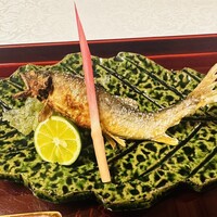 たか田八祥 - 焼き物　吉田川の天然鮎