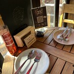 Italian Kitchen VANSAN - 窓際のテーブル