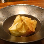 IZA - 人肌タコとメークインのピューレ