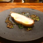 IZA - 北海道産平目のミキュイ 粒マスタードと和の赤ワインソース