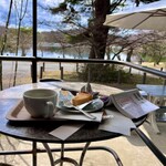 ショウゾウ シラカワ 水辺のコーヒー - 