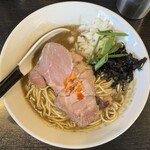 陽はまたのぼる - 濃厚煮干しそば 1,000円