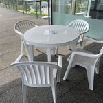 Shinano Art Cafe - テラス席テーブル