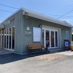 おいしいソフトクリームと焼き菓子のおみせ FLORA RALOF - お洒落モダンな佇まいのお店(´∀｀)