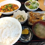 どんどん焼き食い処 けやき - 日替り 目光揚と麻婆豆腐