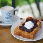 星乃珈琲店 - ホリデーモーニング つぶあんホイップクリーム (￥600)、ウインナー珈琲 (￥70)