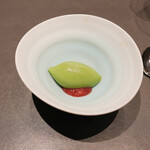 CIRPAS - 滋賀県のいぶきヨモギを使ったアイスとさくらんぼのソース