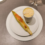 CIRPAS - ドルチェドリームスープ、液体窒素で作ったパウダーアイス 北海道のウニと合わせてグラタンのように仕立てたもの