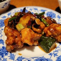 老四川 飄香小院 - 鶏の唐揚げ四川ピリ辛甘酢炒め（1980円）