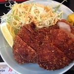 釜めし やき鳥 成城 - チキンカツ定食のチキンカツです！