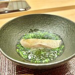 青空 - 白甘鯛をあおさの出汁に浮かべています。