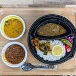 スパイスカレー高丸 - お店で食べてＴＯで夕飯もタカまるのがオススメ。これからの時期は温度管理にご注意を