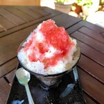 はなびのたい焼き - 料理写真:いちごミルクかき氷