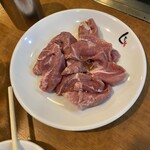 備長炭火ホルモン焼 しちりん - カシラ