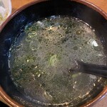 備長炭火ホルモン焼 しちりん - ワカメスープ