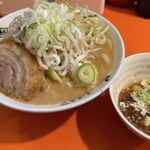 ちばから - 再訪問 29回目 ミニらーめん(豚一切れ)+肉カス脂 「ニンニクネギ」(1,050円)