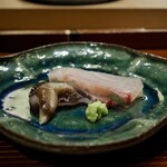 ひとつ - 鳥貝と縞鯵