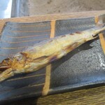 柳家 - 郡上の天然 若鮎の一夜干し（丸干し）：郡上の天然若鮎を一夜干しして、旨みを凝縮しています。