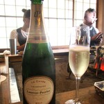 柳家 - シャンパンで乾杯ァ～イ！ Laurent-Perrier La Cuvee BRUT CHAMPAGNE（ローラン・ペリエ ラ キュベ）アルコール分 12% 。
