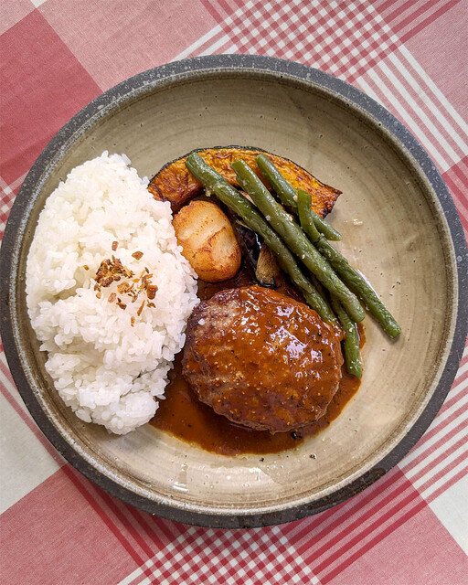 【美品】Shakey's シェーキーズ プレート 渋谷】日本上陸50年！シェーキーズ（Shakey's)で本格的な