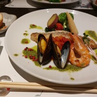 ビストロ新 - メインの鯛