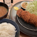 とん久 - 特選ヒレかつ定食