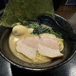 横浜家系ラーメン　翔家 - 料理