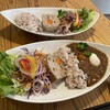 cafe くるり - 奥　ミートローフサラダランチ  1,100円
手前　MIXランチ 1,500円